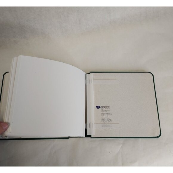 Creative Memories 7x7 Green Scrapbook Album w/ pages Gold Foil Maple Leaf Canada - Picture 9 of 15